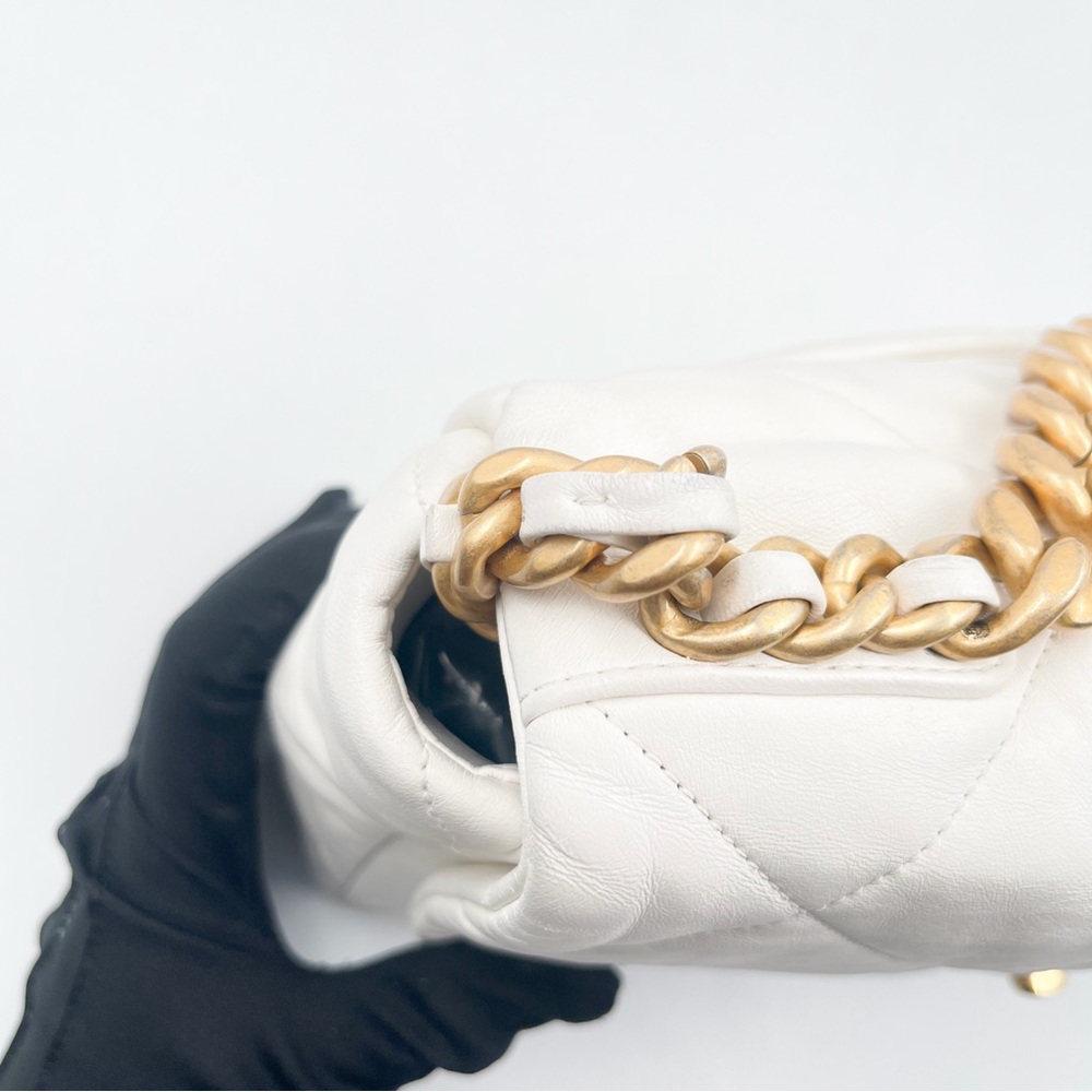 CHANEL 19 Large Flap Bag White Quilted Lambskin Mixed Metal Hardware - Picture 9 of 14